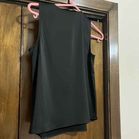 I.N.C silky top with chain link decoration - Picture 2 of 7